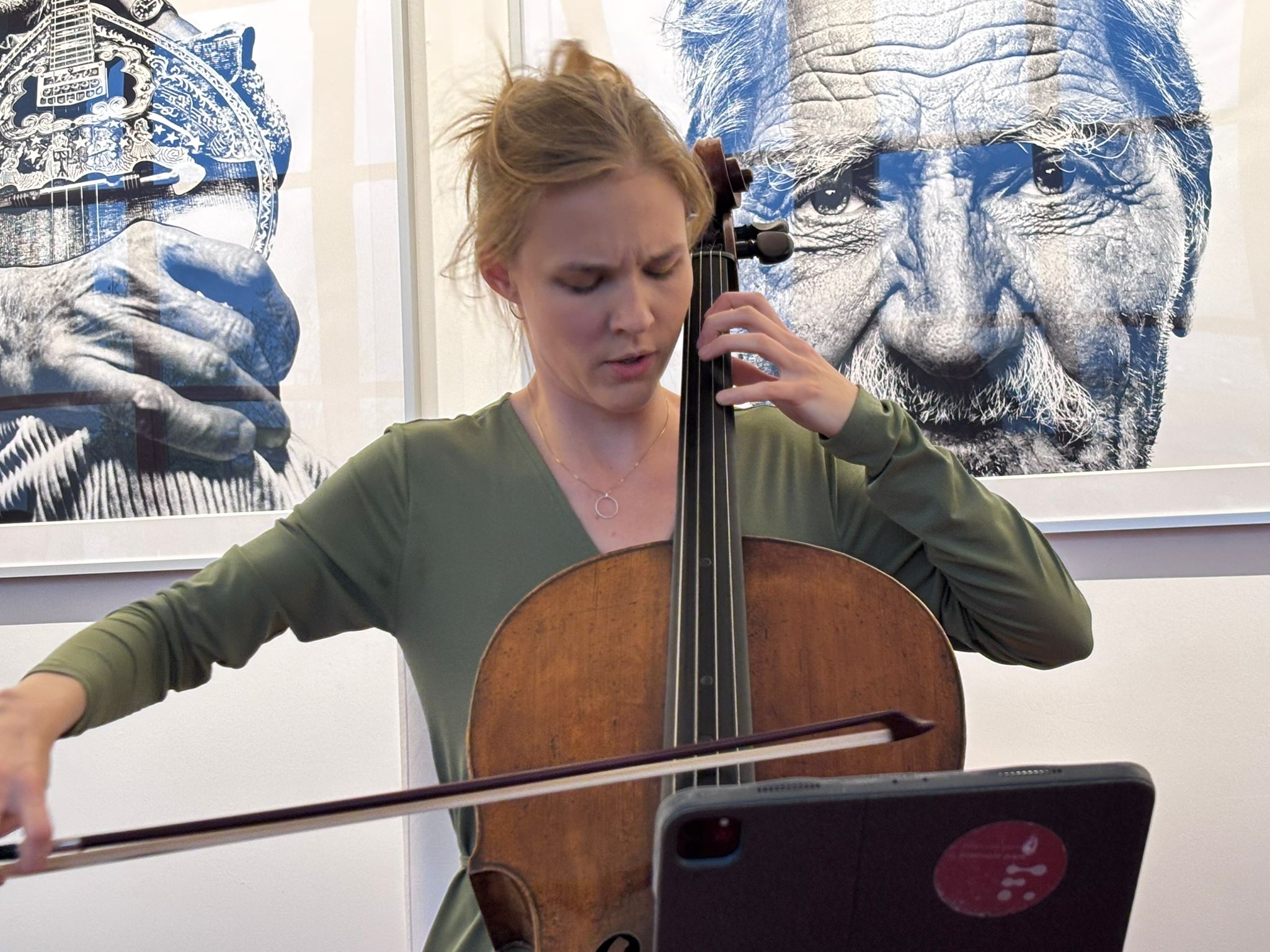 Valerie Fritz; Konzert zu Platon „Fotos von der Insel Paros“; KiS Ausstellung 05/25–09/25